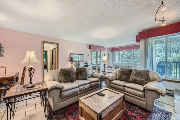 Photo 1 - 122 Cinnamon Ridge
