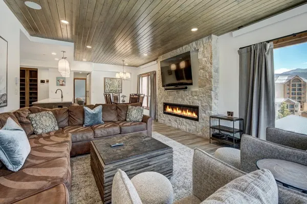 Photo 1 - True Luxury Ski in & Ski Out