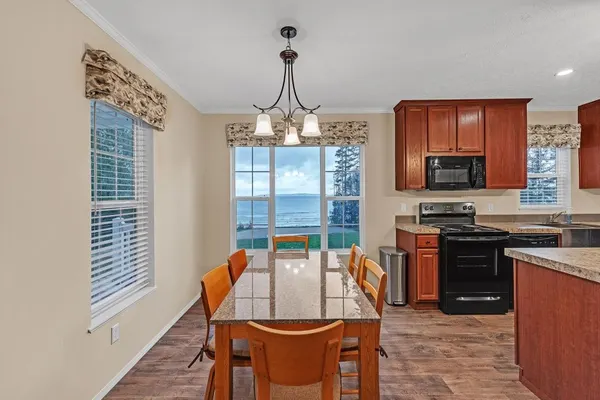 Photo 1 - Lakeside Retreat with Beach Access