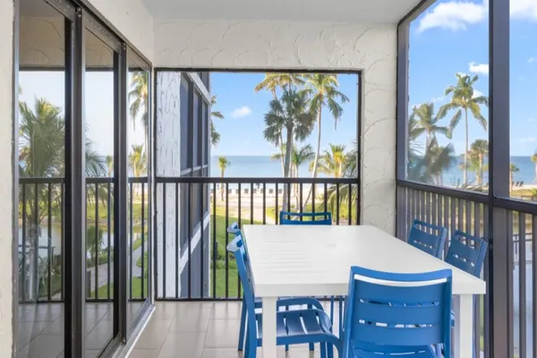 Photo 1 - Pointe Santo E21