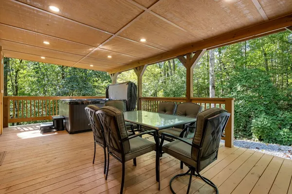 Photo 1 - Cabin On A Hill