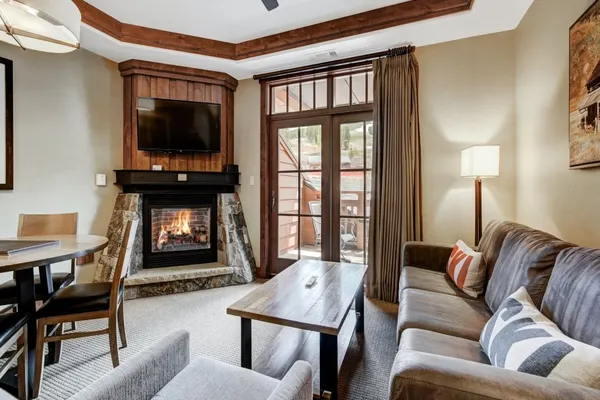 Photo 1 - Luxury 1 Bedroom Condo with Slopeside View