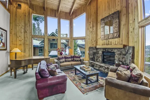 Photo 1 - Mountain View Ski Lodge