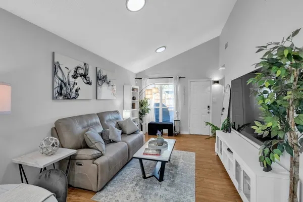 Photo 1 - Charming Getaway in the Heart of DFW