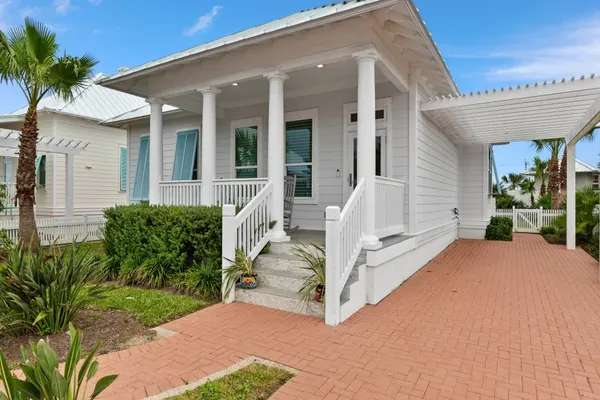 Photo 1 - Sea Breeze Cottage - Private home at The Shores