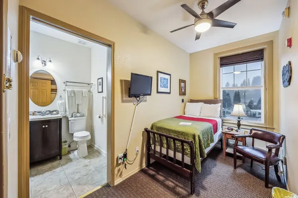 Photo 1 - Hotel Cathlamet Room 210  - Single