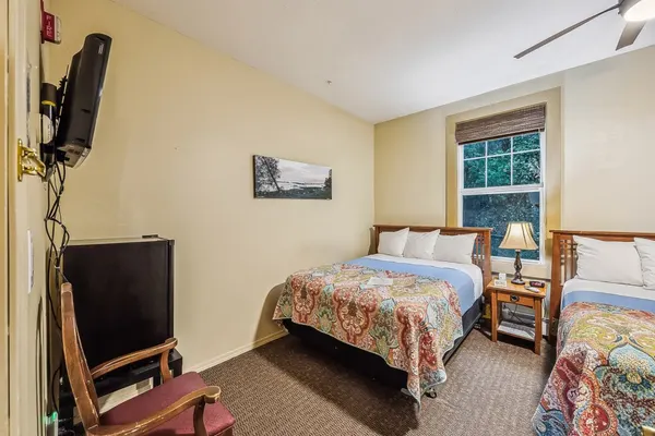 Photo 1 - Hotel Cathlamet Room 202- Queen & Full w/Garden View