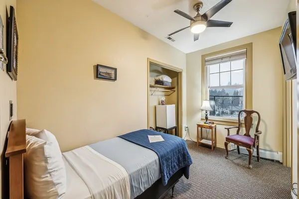 Photo 1 - Hotel Cathlamet Room 208 - Single