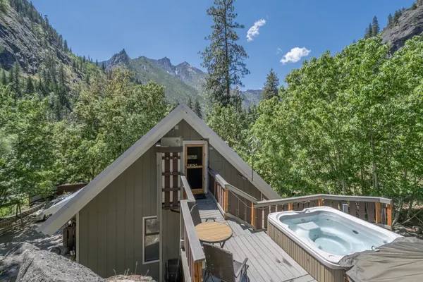 Photo 1 - Icicle Chalet
