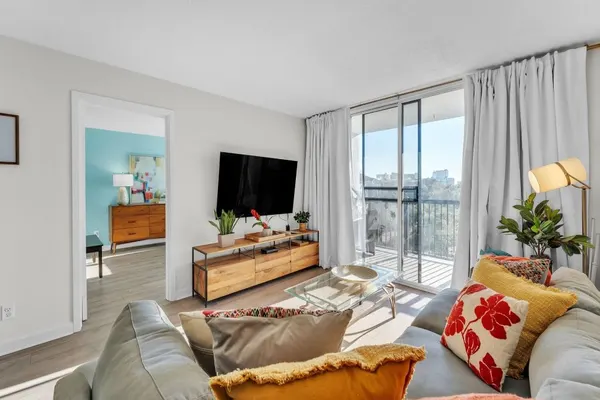 Photo 1 - The Coastal Retreat - 2 Bedroom - Near the Beach