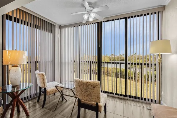 Photo 1 - Weekly Discount! Bay Village 126: Beachfront 2BR Condo w/Balcony