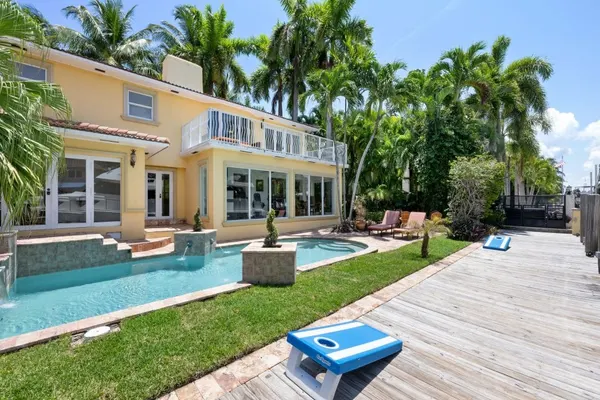 Photo 1 - Prime Location Luxury Waterfront Villa near Las Olas Blvd, Heated Pool and Spa