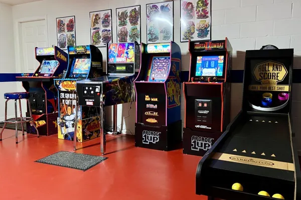 Photo 1 - 3 Bed Pool Home With Video Arcade Games