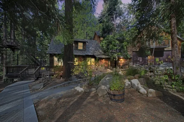 Photo 1 - Root-Stone Lodge