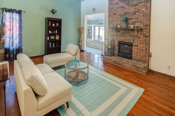 Photo 1 - Spacious Tranquility in Belleville