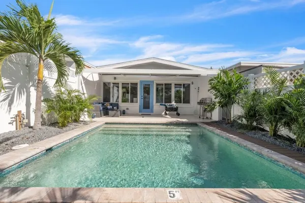 Photo 1 - Heliconia House