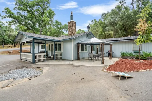 Photo 1 - Sweet Haven -Home with EV Charger near Yosemite