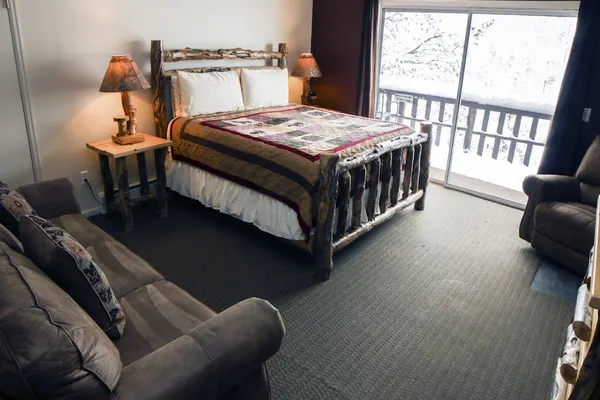 Photo 1 - Fawn Valley Inn: 304