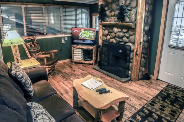 Photo 1 - Timber Creek Chalets: 3