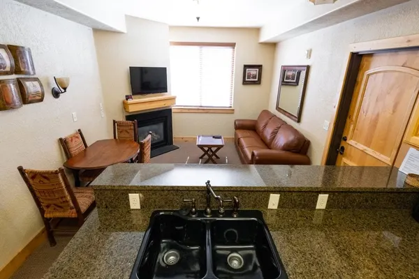 Photo 1 - Silverado Lodge - 1 BR Suite, King Bed & Pool View Save 20% on 7+ Nights!