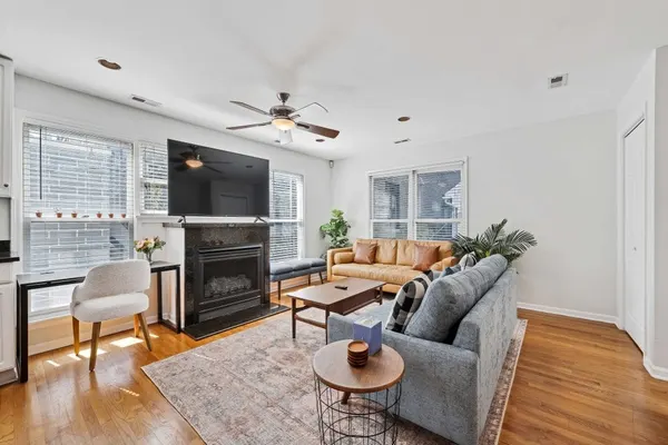 Photo 1 - Old Town 3bd 3ba Coach House, Garage Parking Incl