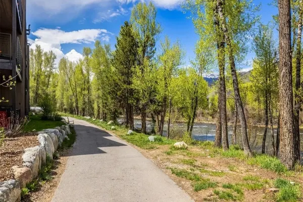Photo 1 - River West 814
