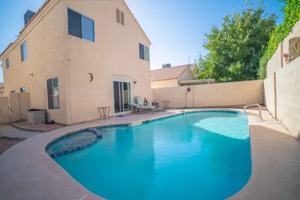 Photo 1 - Las Vegas Oasis with Sparkling Pool