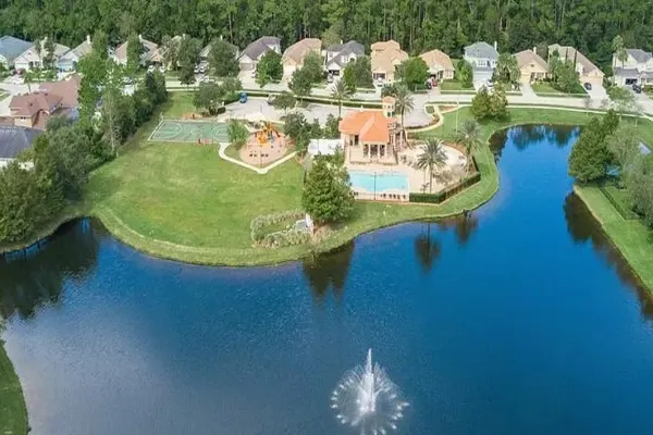 Photo 1 - Exquisite Waterfront Retreat - Pet Friendly