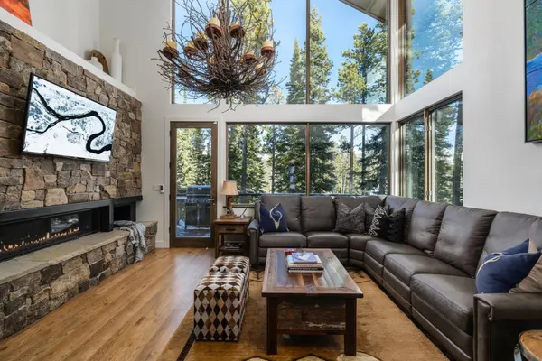 Photo 1 - 8 Alpine Bend