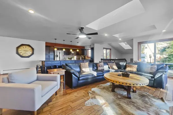 Photo 1 - 208 Tenderfoot 5Br 5Ba