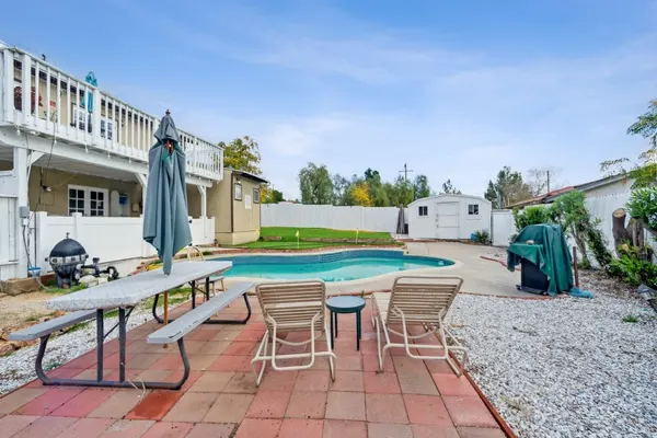 Photo 1 - 3 Bedroom Pool Home in Lake Elsinore