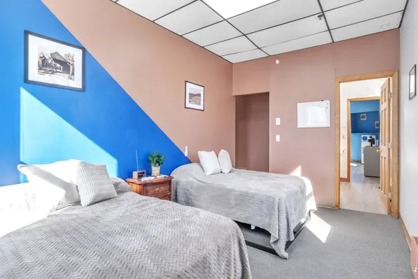 Photo 1 - Deluxe Bedroom Sleeps 6