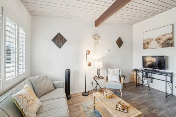 Photo 1 - Beautiful 1 Bed Beach Condo #224