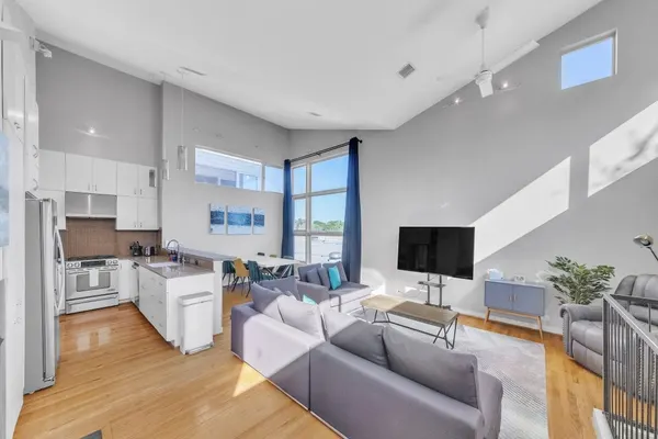 Photo 1 - Modern Comfort in the Heart of Museum District
