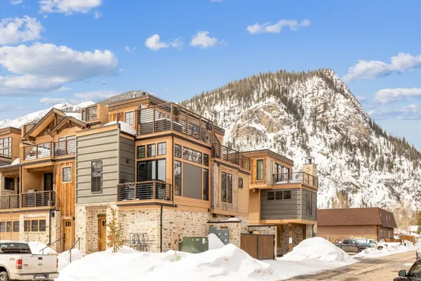 Photo 1 - Decked Out Downtown