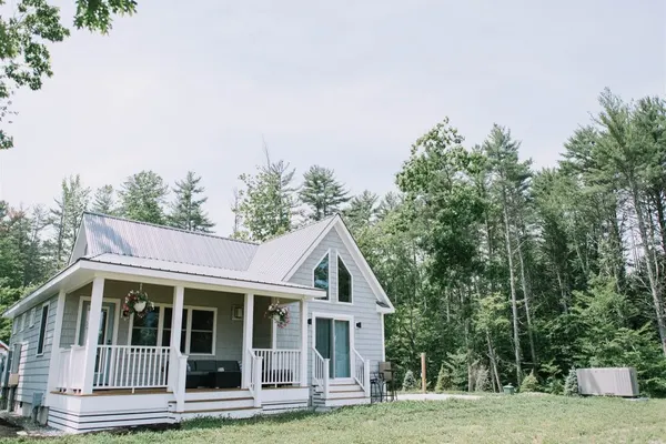 Photo 1 - COUPLES COTTAGE  LIMIT 4