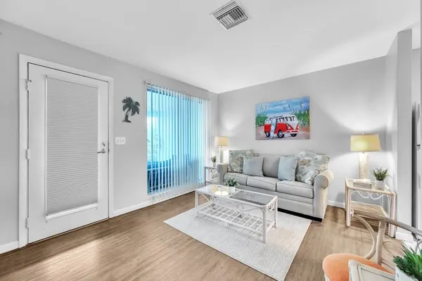 Photo 1 - Cozy Retreat Mins to Beaches & Dining