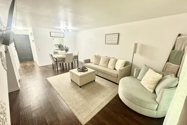 Photo 1 - Be Our Guest - Cozy Townhome near Downtown Ocala