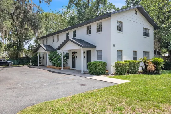 Photo 1 - Be Our Guest - Pet Friendly Townhome near Downtown Ocala