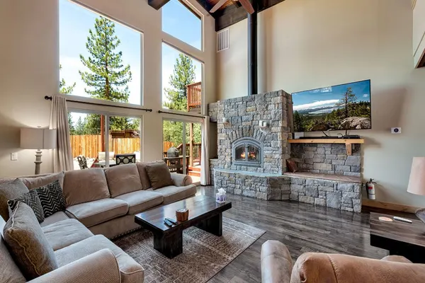 Photo 1 - Cold Creek Lodge