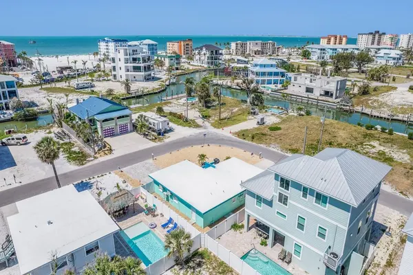 Photo 1 - 412/815 Tropical Tide Duplex: 4BD, Walk to Times Square!