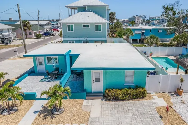 Photo 1 - 412/815 Tropical Tide Duplex: 4BD, Walk to Times Square!