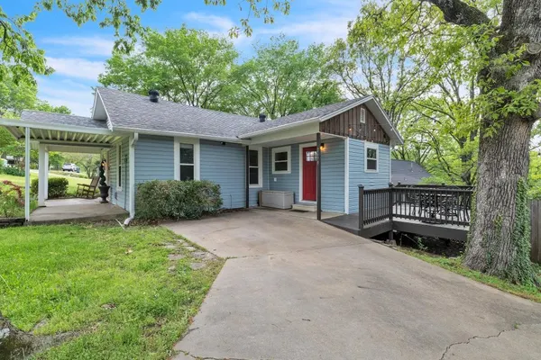 Photo 1 - Clean Cozy Cottage