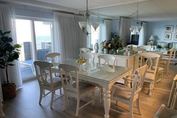 Photo 1 - Harbour Island 103L