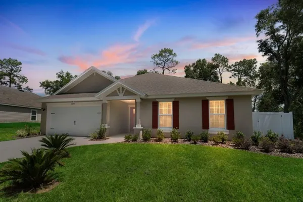 Photo 1 - Bright & Charming 4BR Home in Ocala