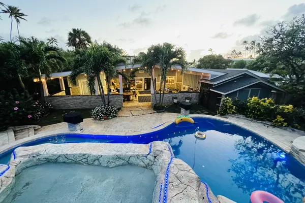 Photo 1 - Portlock Paradise Hale