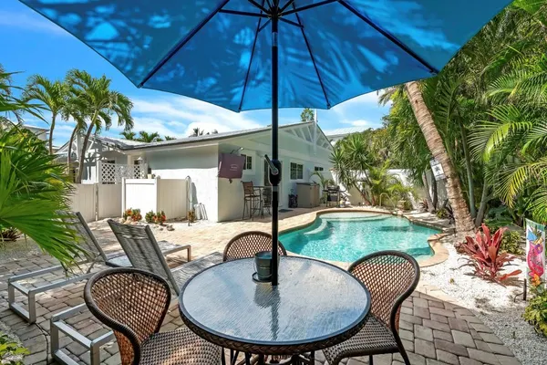 Photo 1 - Paradise Palms