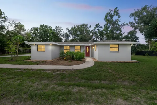 Photo 1 - Elwood Park Gem Spacious 3BR Prime Location