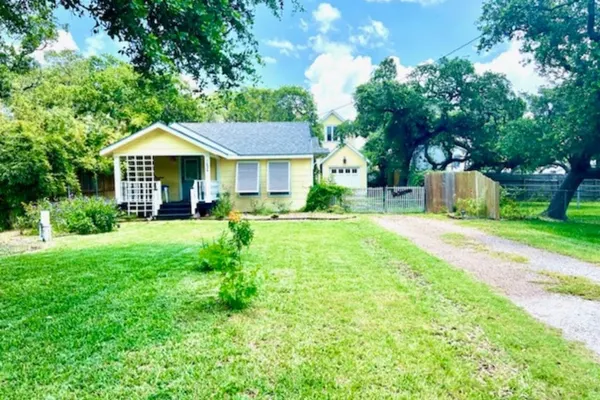 Photo 1 - Rockport Bungalow