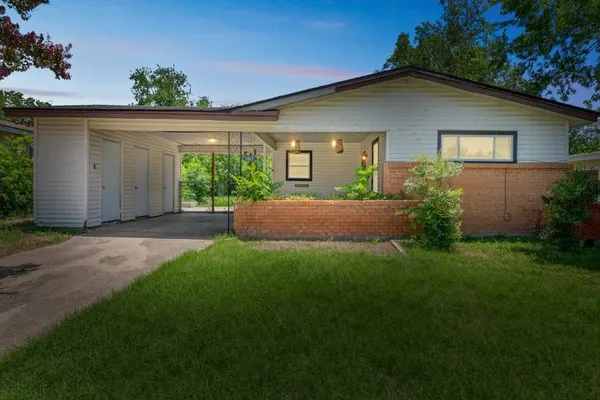 Photo 1 - Cozy Temple Home Fenced Yard & Wi-Fi